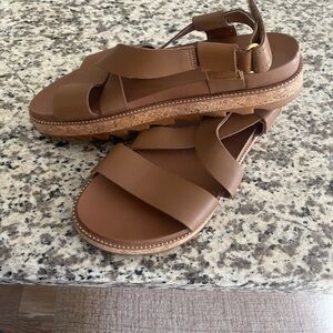 SOREL roaming Criss cross sandals 7.5